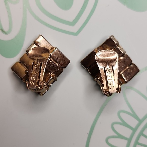 1950s Signed Weiss AB Aurora Borealis Prongset Clip-on Clipback Earrings - Picture 4 of 9